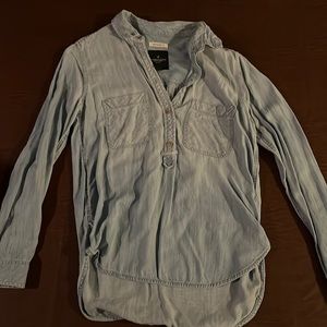 American Eagle Outfitters blue  boyfriend fit button down shirt
